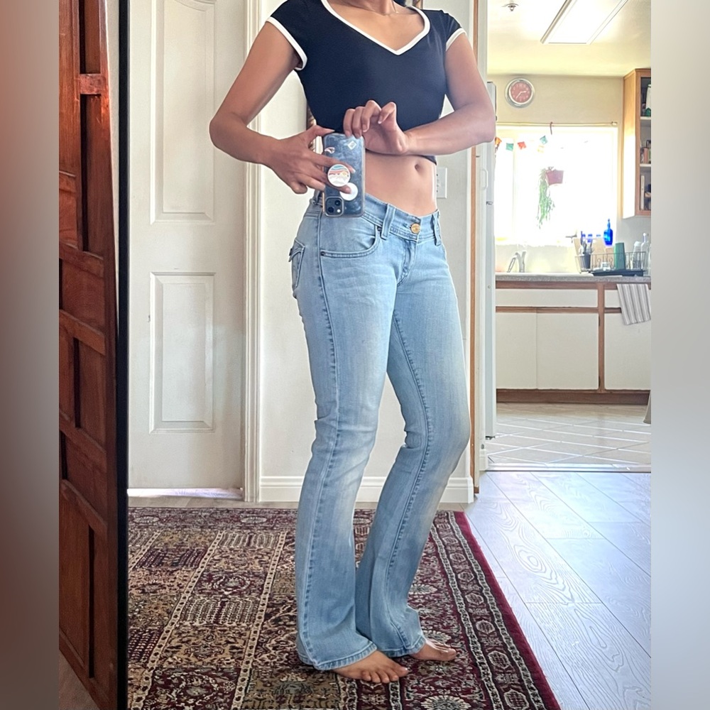 Vintage extra low-rise Y2K Levi’s Jeans
